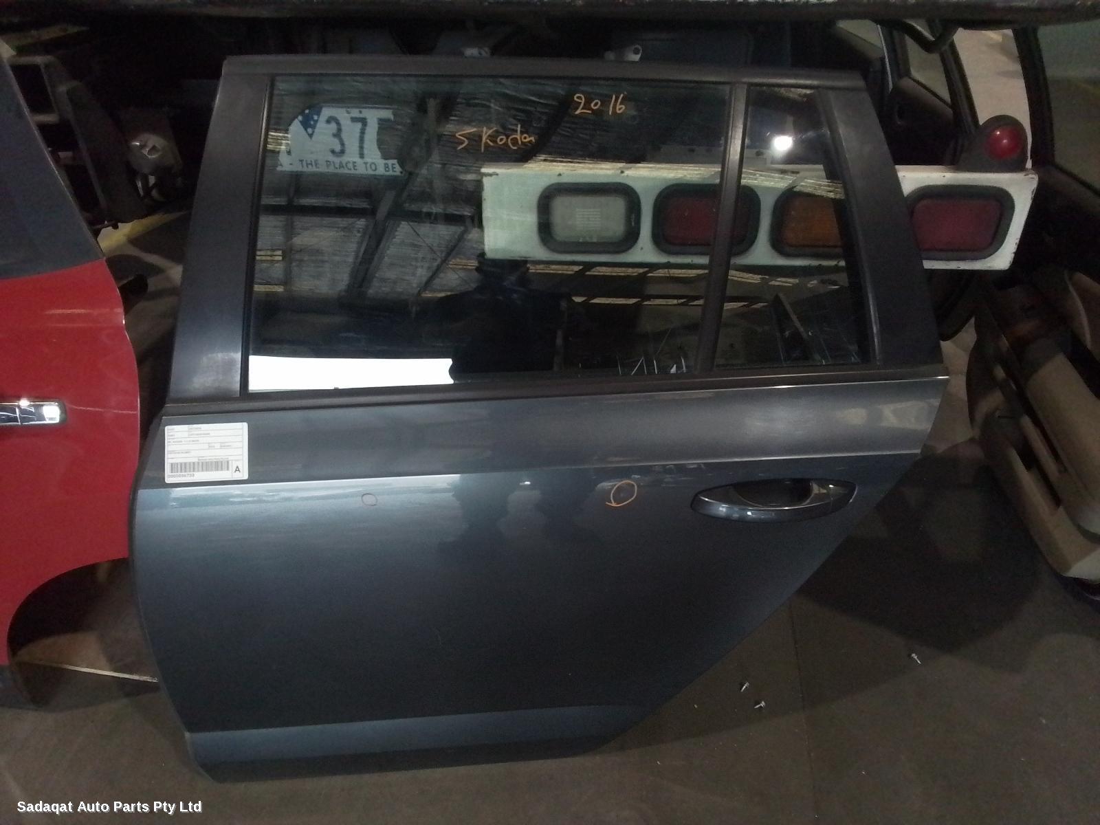 Skoda Octavia Left Rear Door/sliding