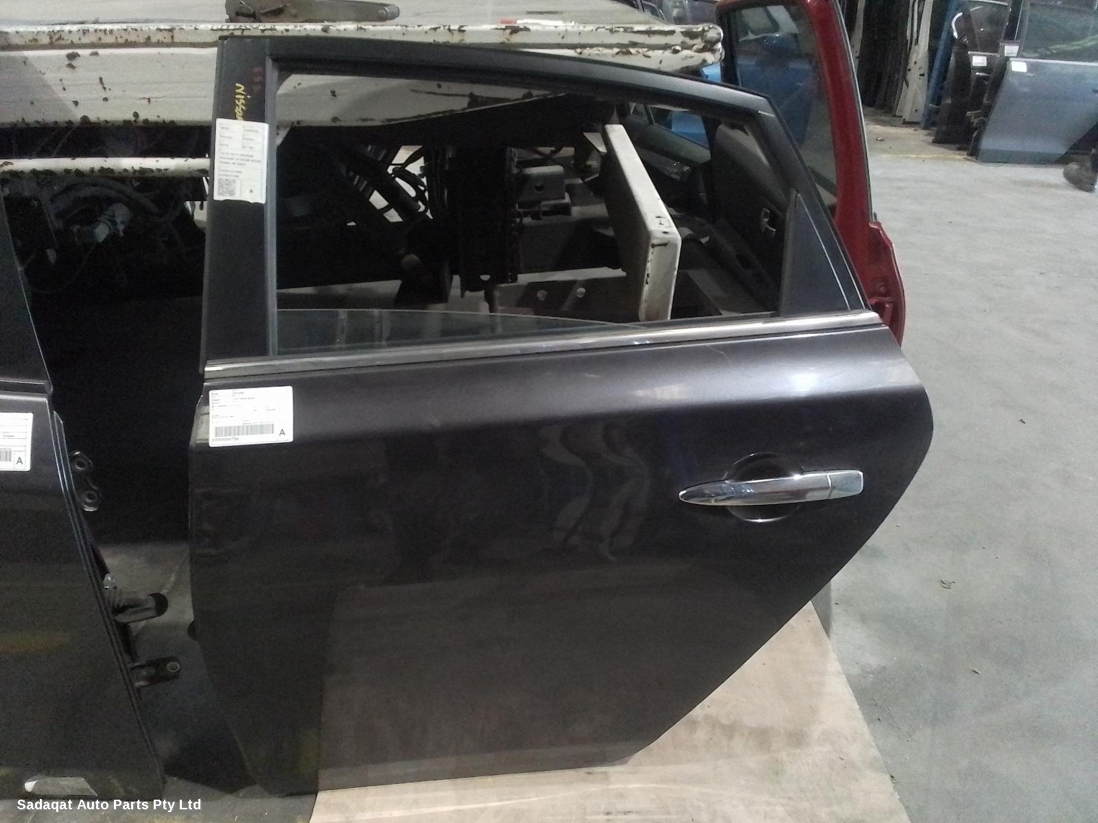 Nissan Pulsar Left Rear Door/sliding