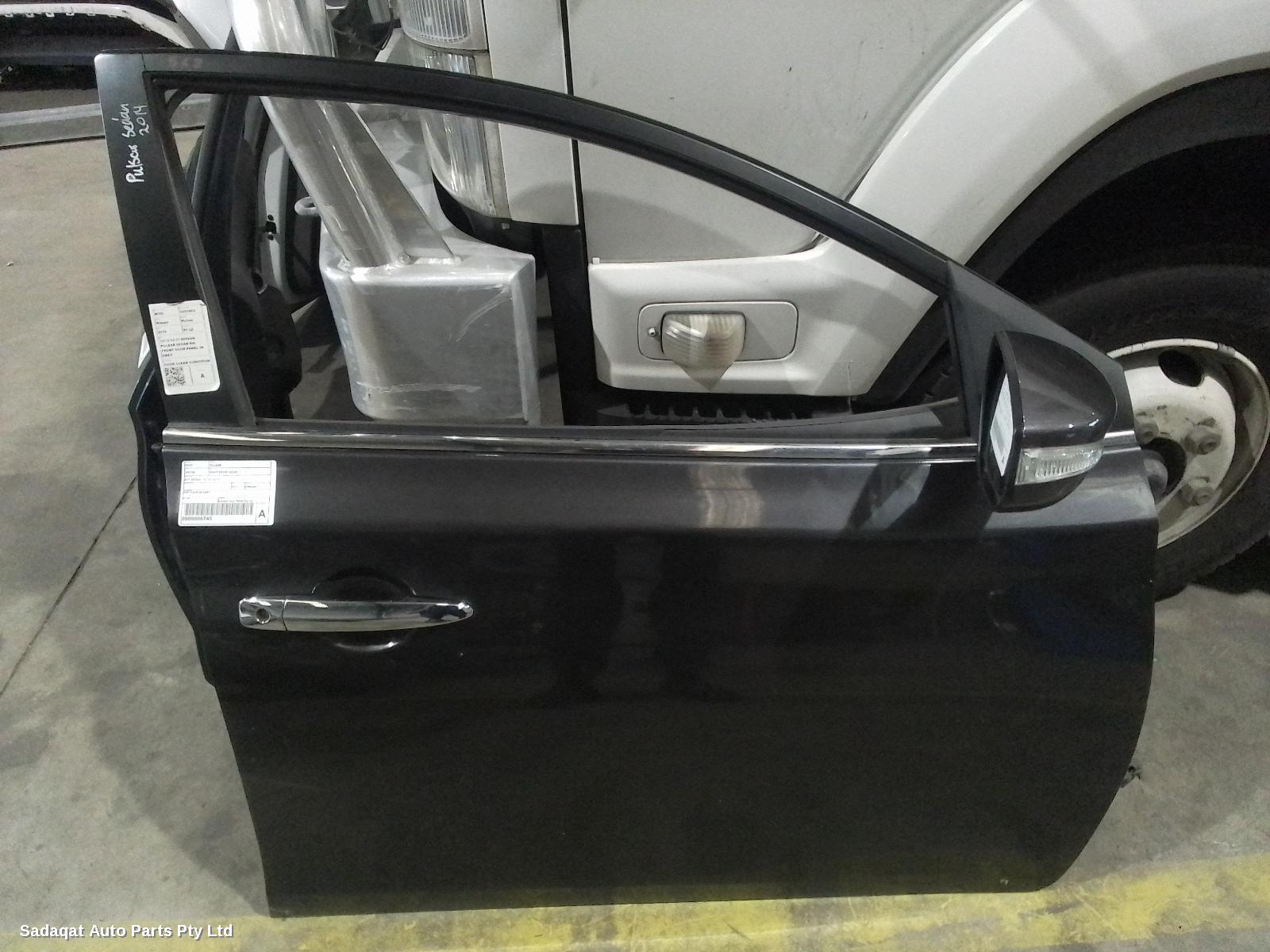 Nissan Pulsar Right Front Door