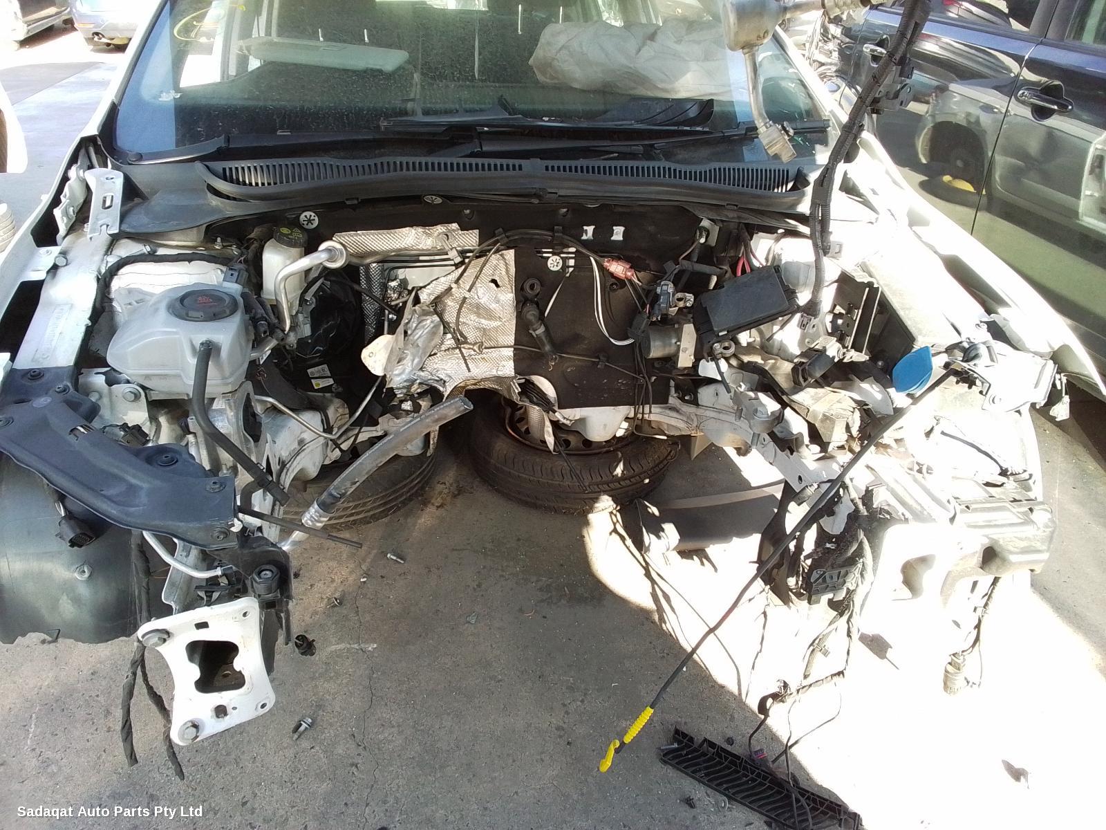 Volkswagen Polo Left Taillight