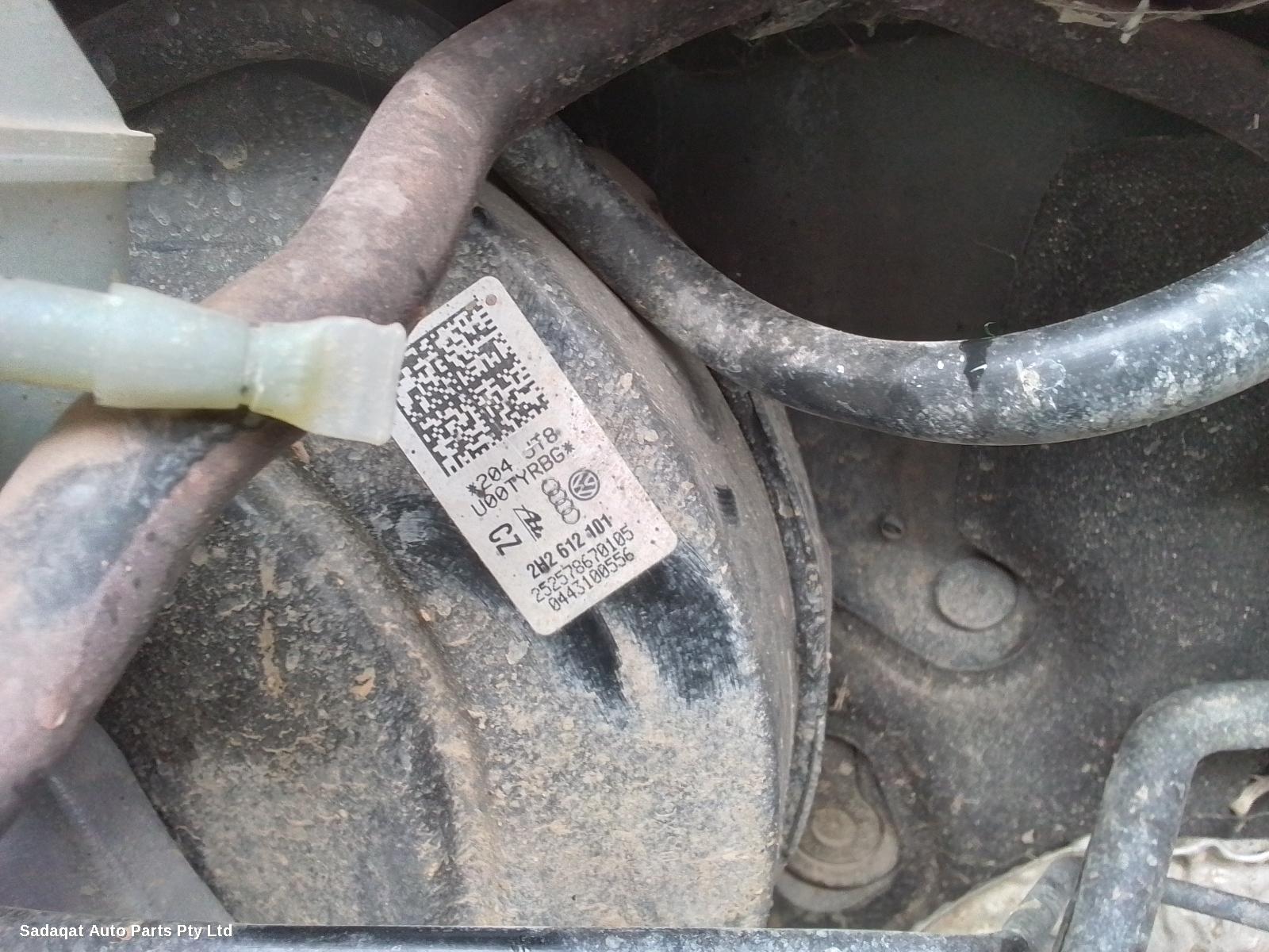 Volkswagen Amarok Left Rear Door/sliding