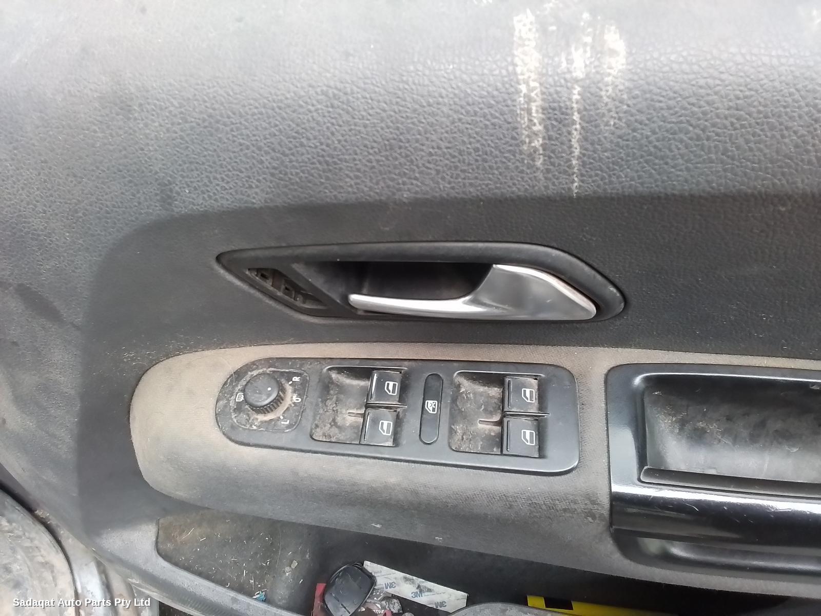 Volkswagen Amarok Left Rear Door/sliding