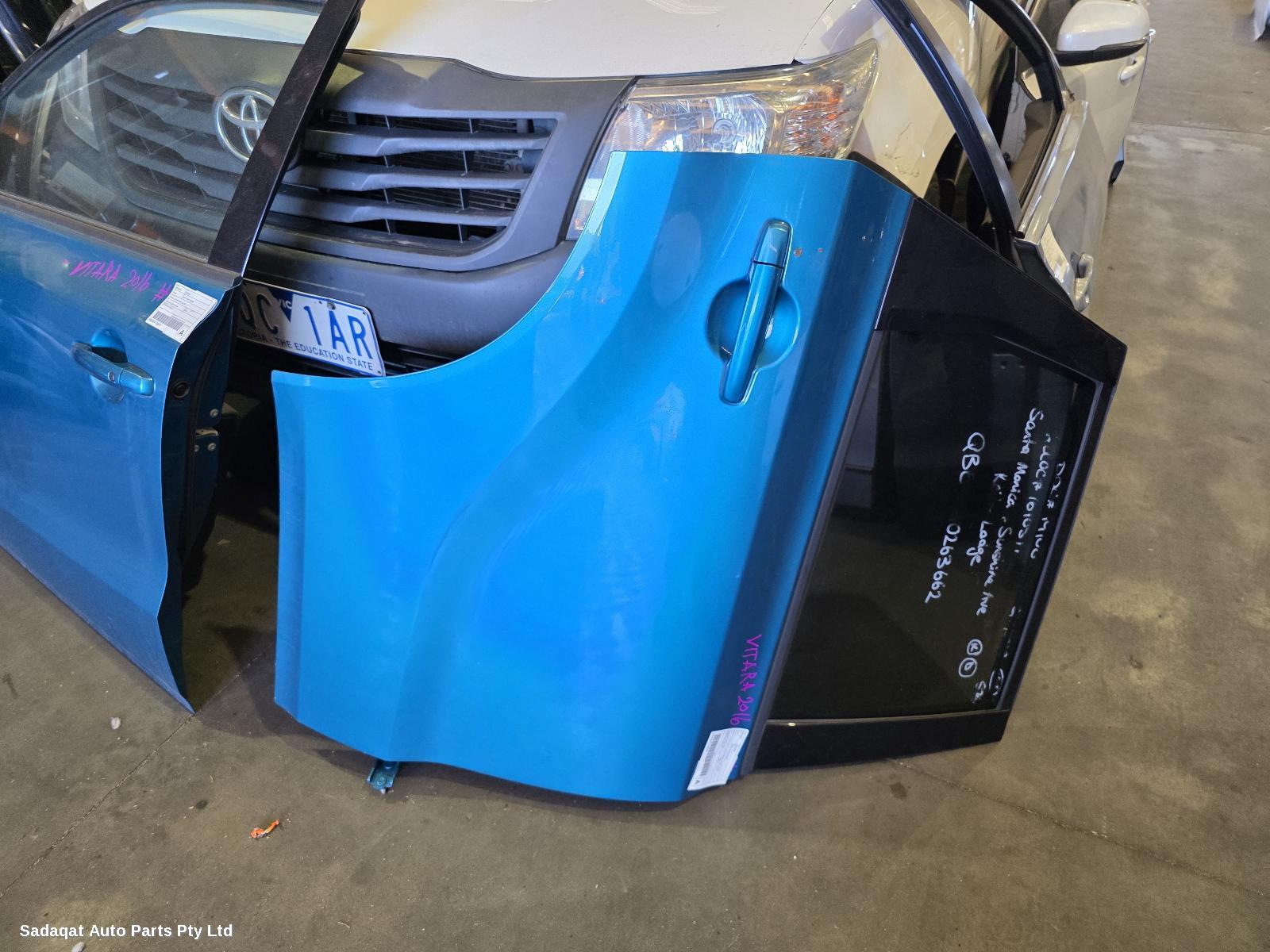 Suzuki Vitara Right_rear_door_sliding