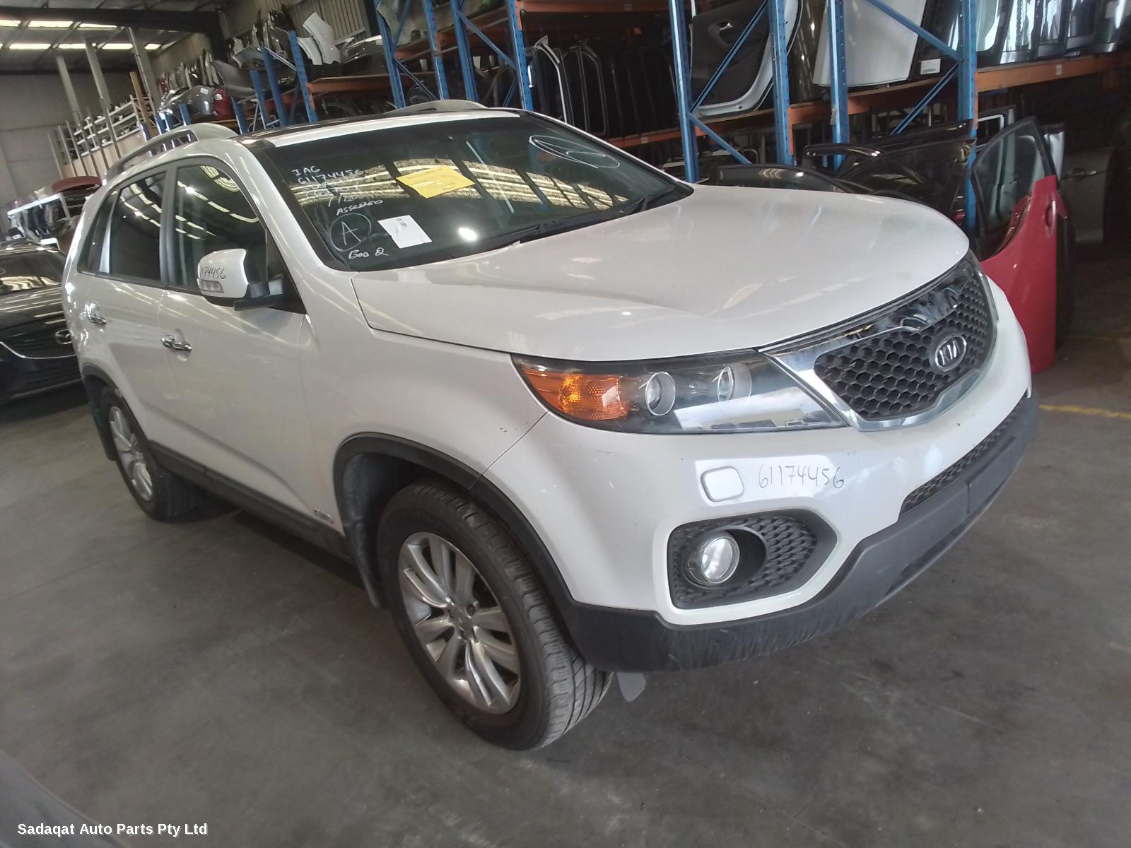 Kia Sorento Left Headlamp