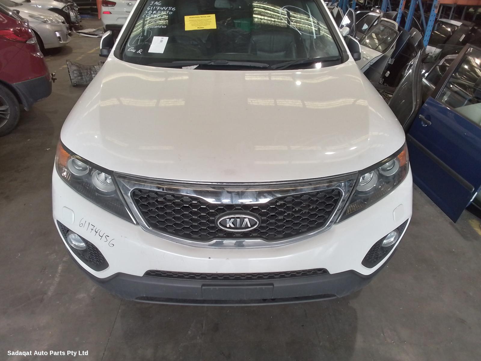 Kia Sorento Left Headlamp