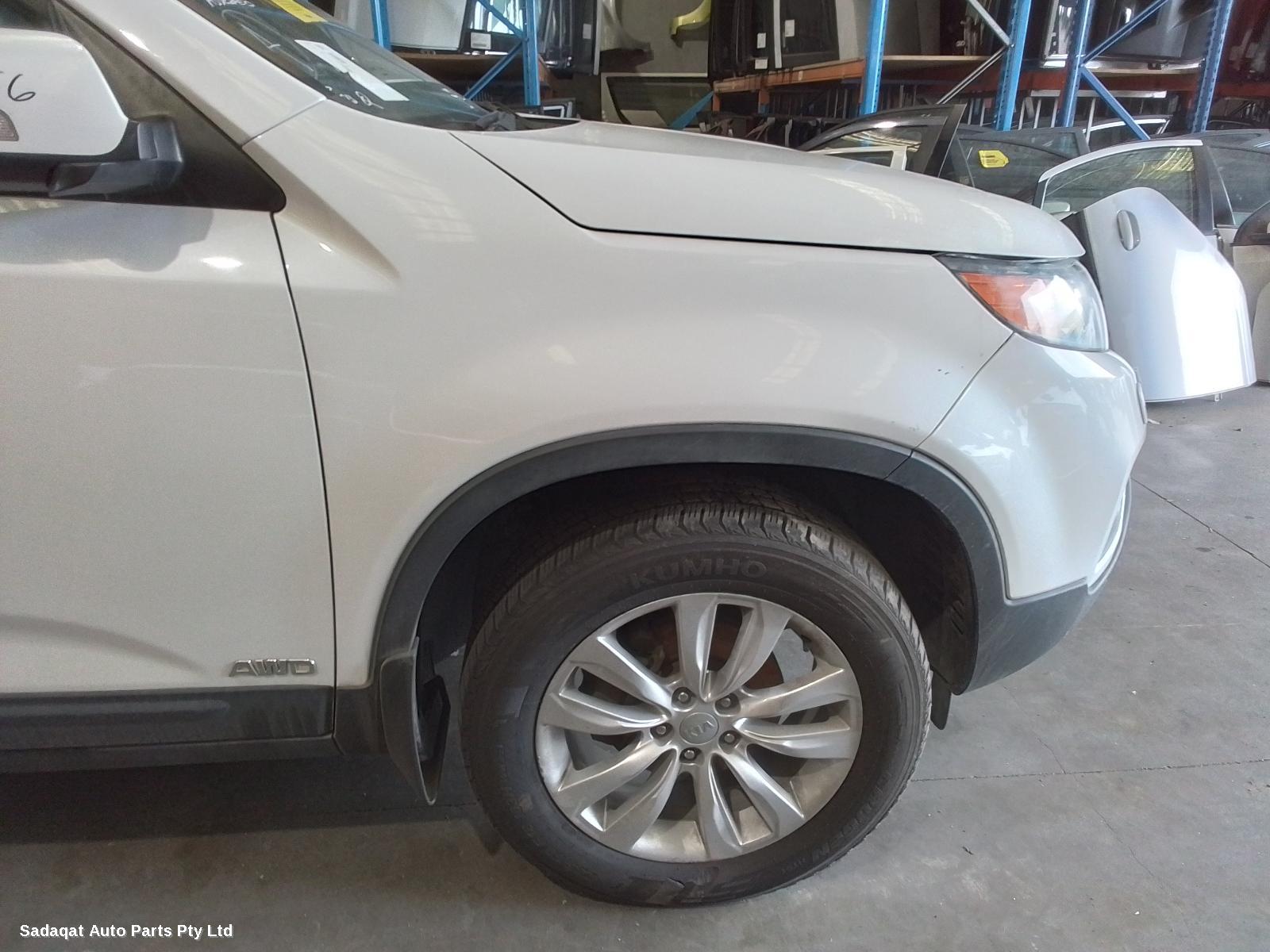 Kia Sorento Left Headlamp