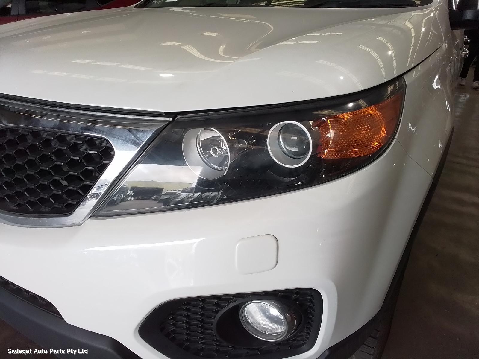 Kia Sorento Left Headlamp