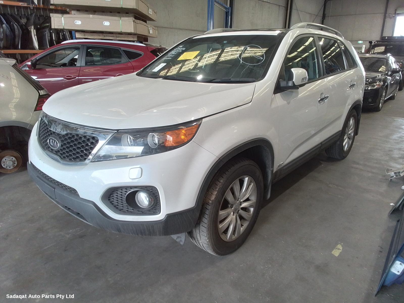 Kia Sorento Left Headlamp