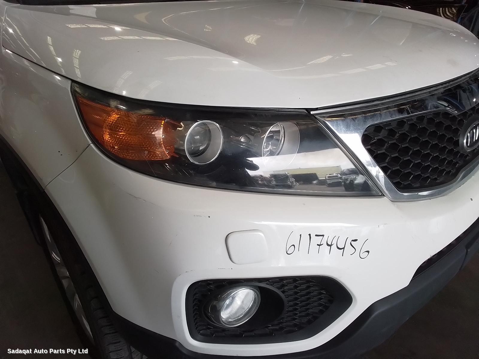 Kia Sorento Left Headlamp