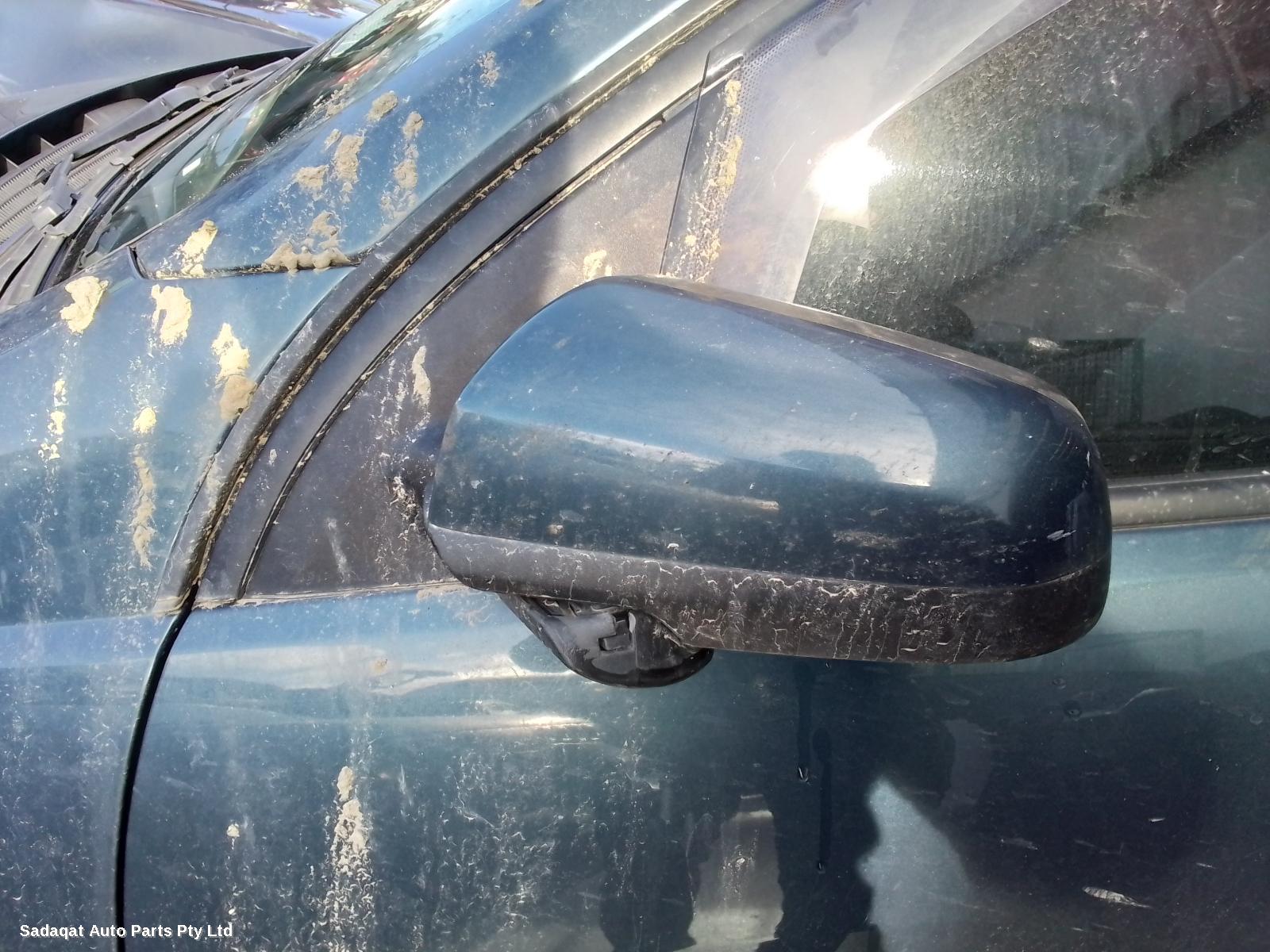 Holden Commodore Right_rear_door_sliding