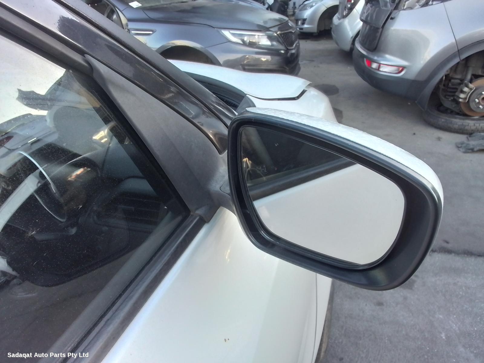 Suzuki Swift Right Door Mirror