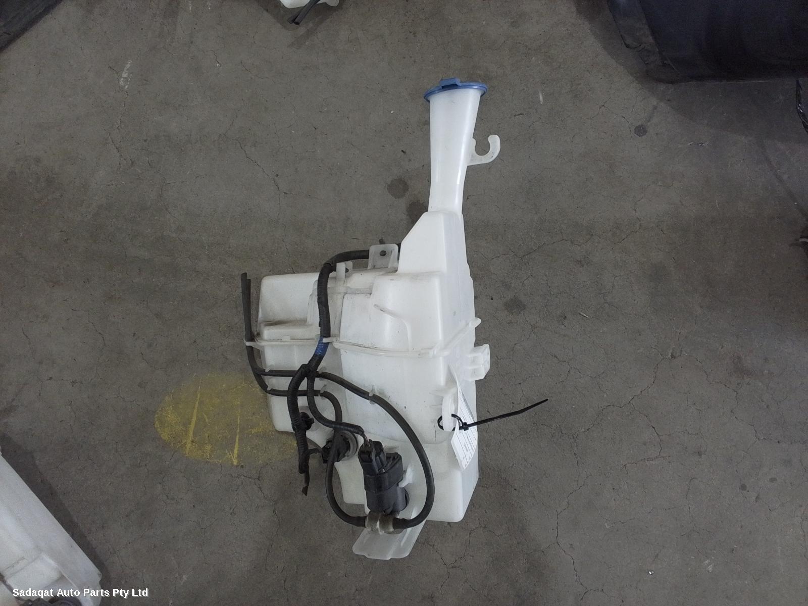 Hyundai I30 Washer Bottle