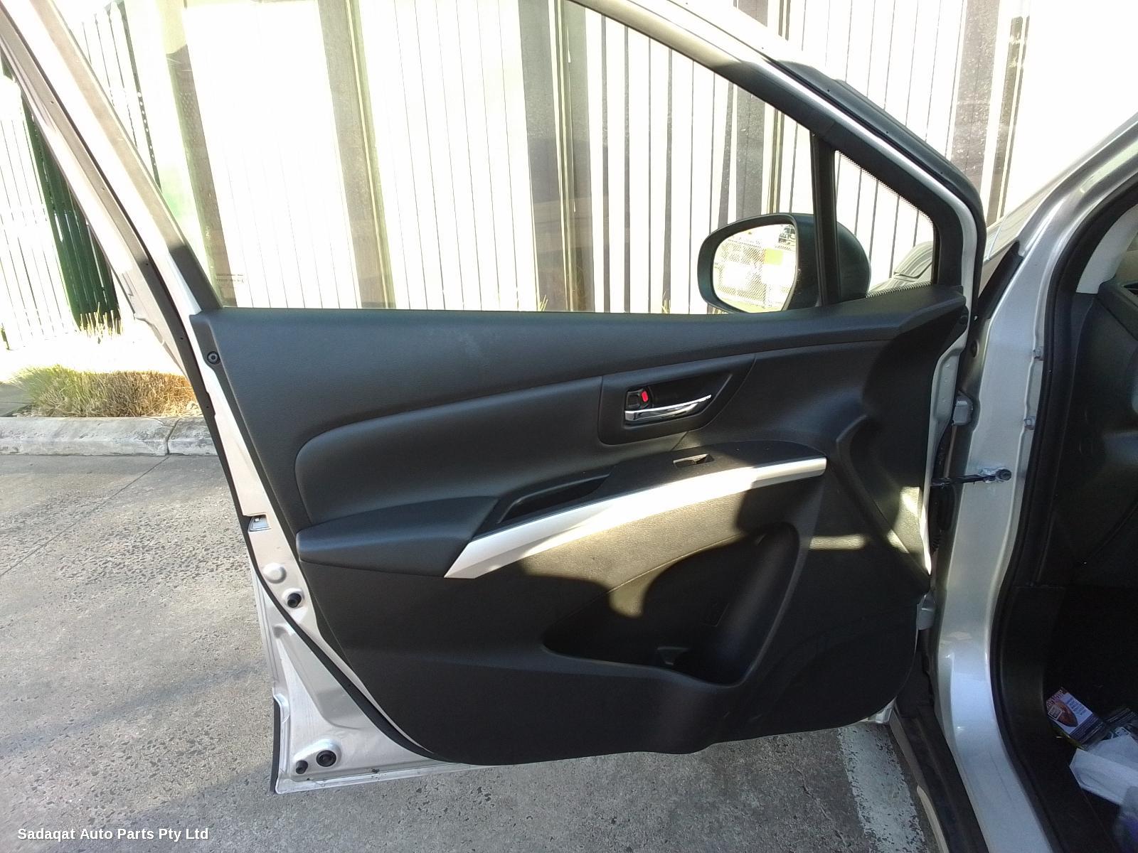 Suzuki S-cross Right Front Door