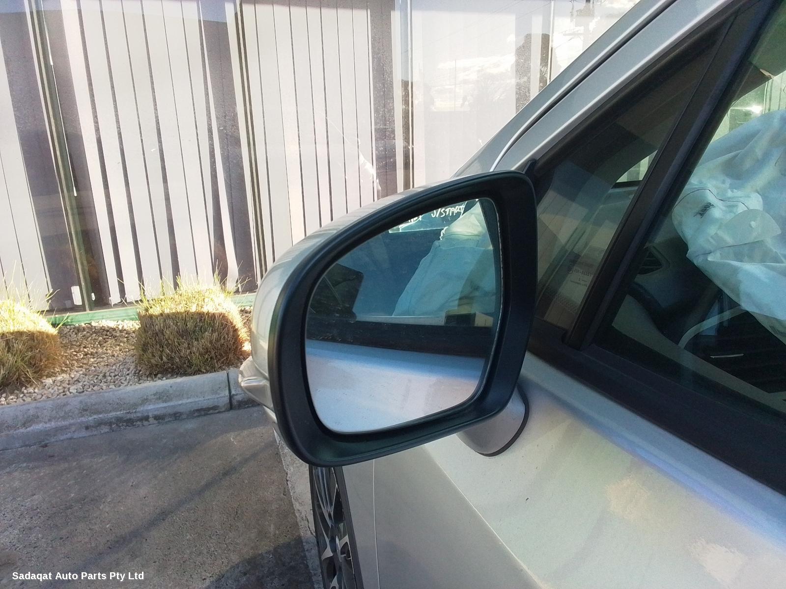 Suzuki S-cross Right Front Door