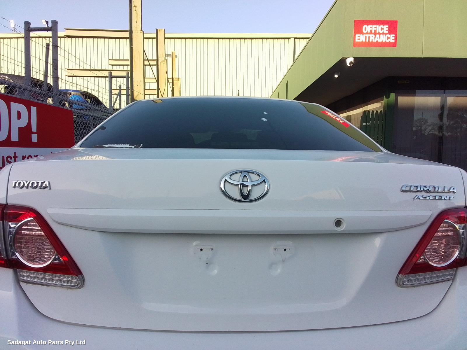 Toyota Corolla Left Taillight