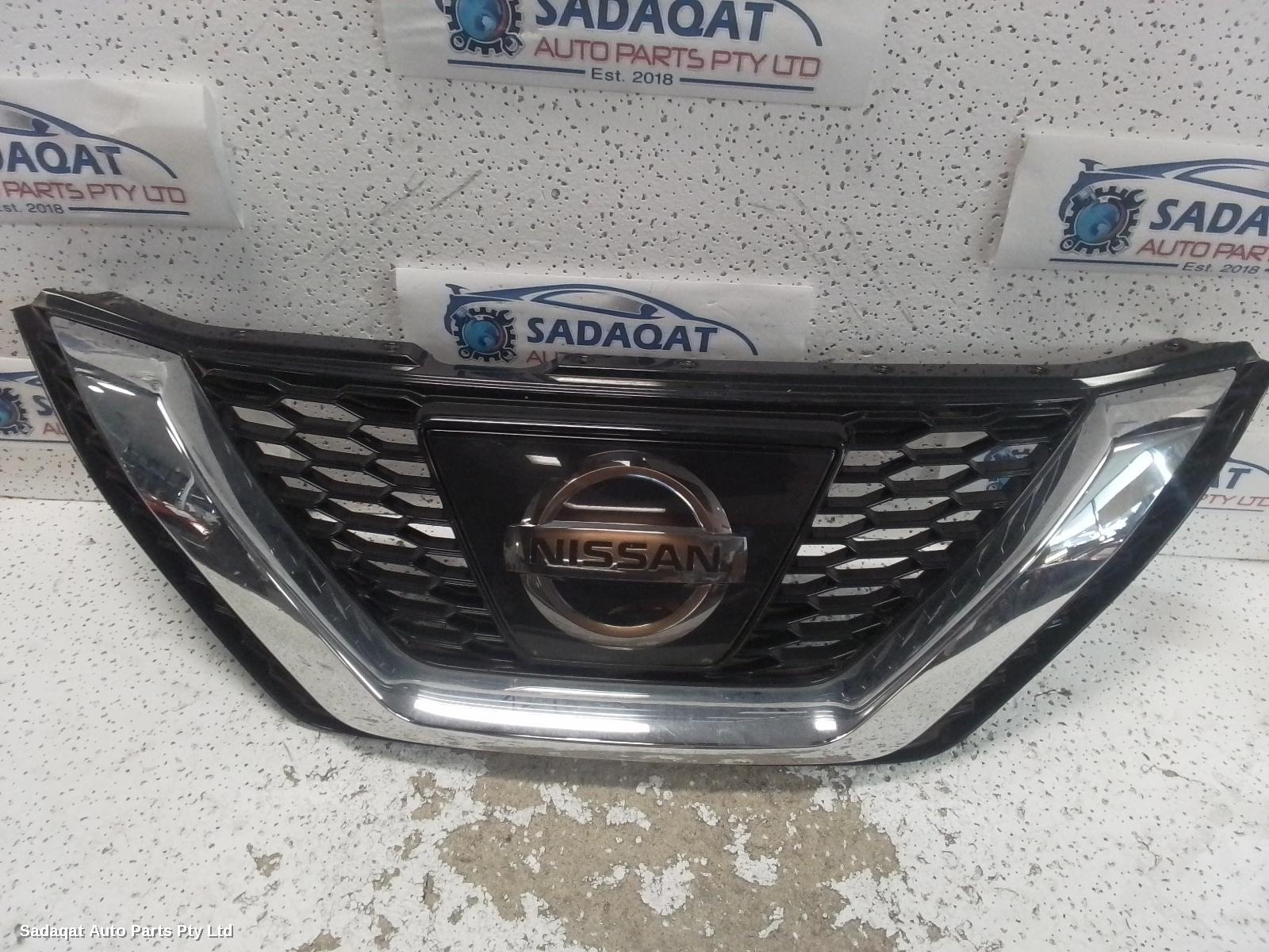 Nissan Qashqai Grille