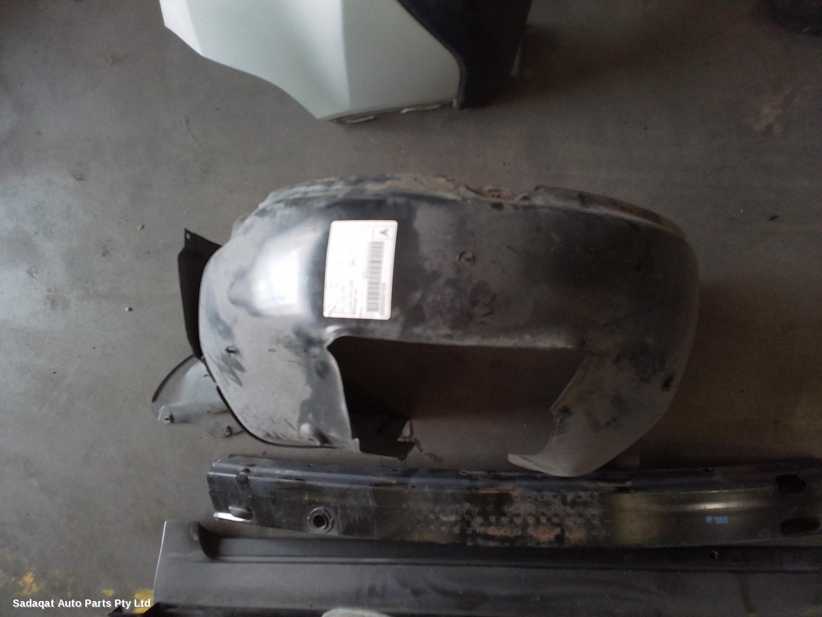 Volkswagen Golf Right Guard Liner