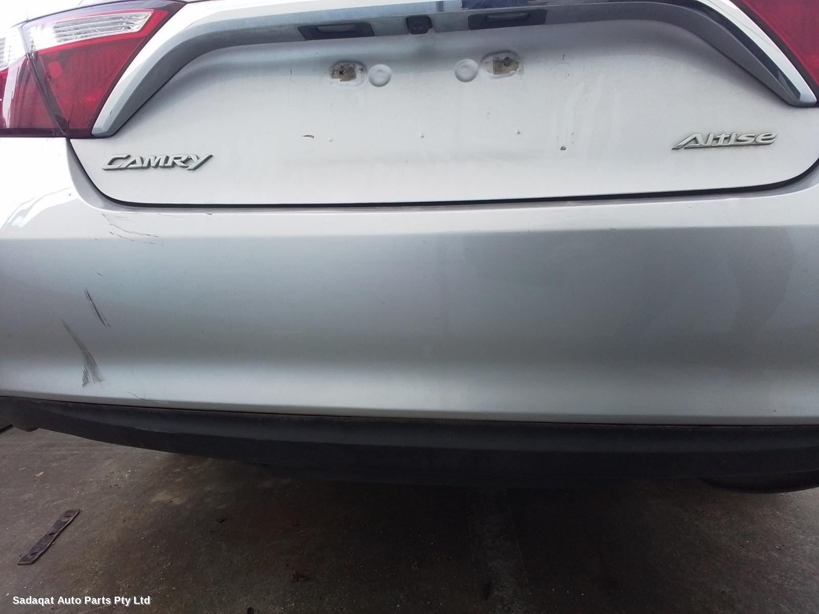 Toyota Camry Left Rear Door/sliding