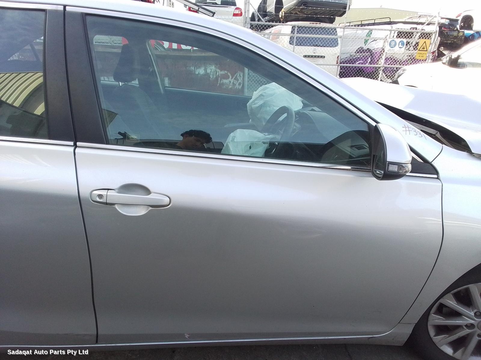 Toyota Camry Left Rear Door/sliding