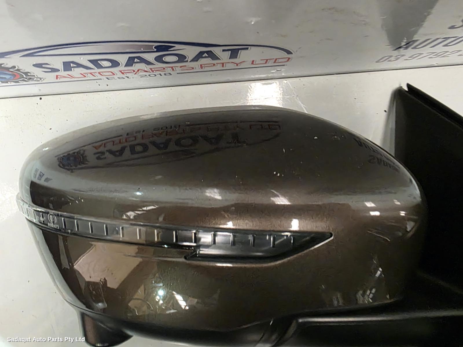 Nissan Qashqai Right Door Mirror
