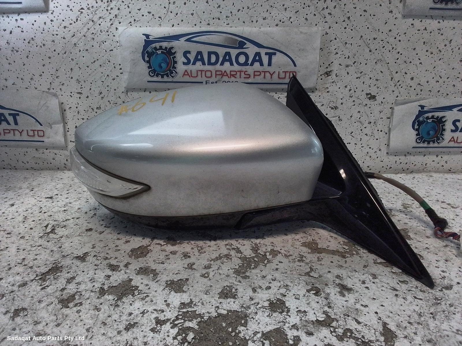 Nissan Altima Right Door Mirror