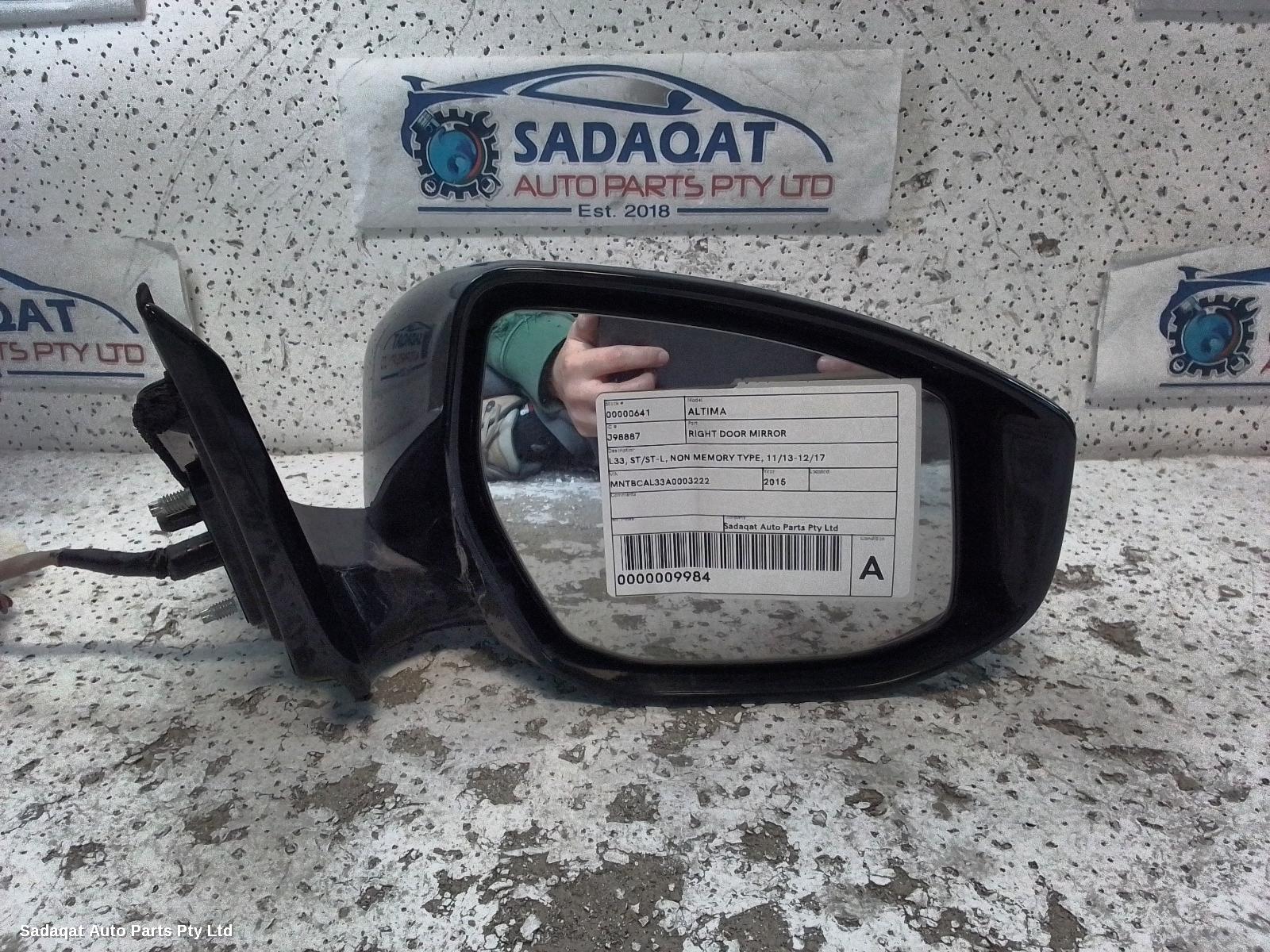 Nissan Altima Right Door Mirror