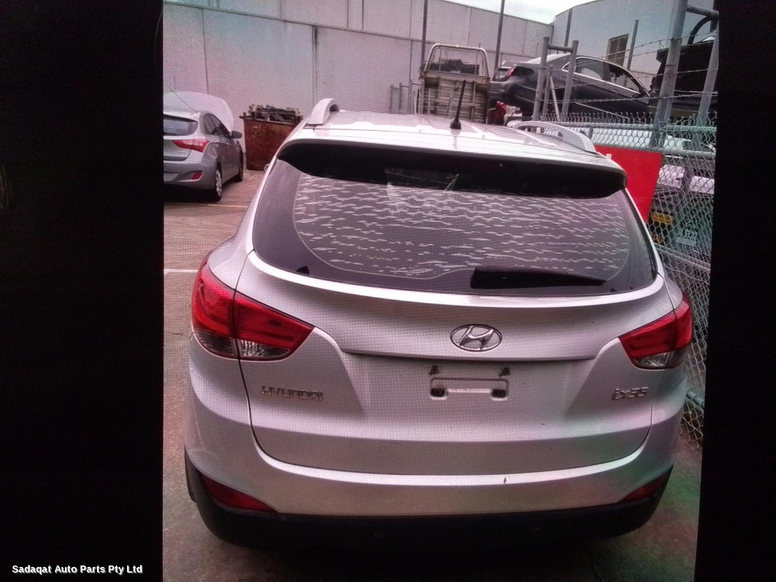 Hyundai Ix35 Left Rear Door/sliding