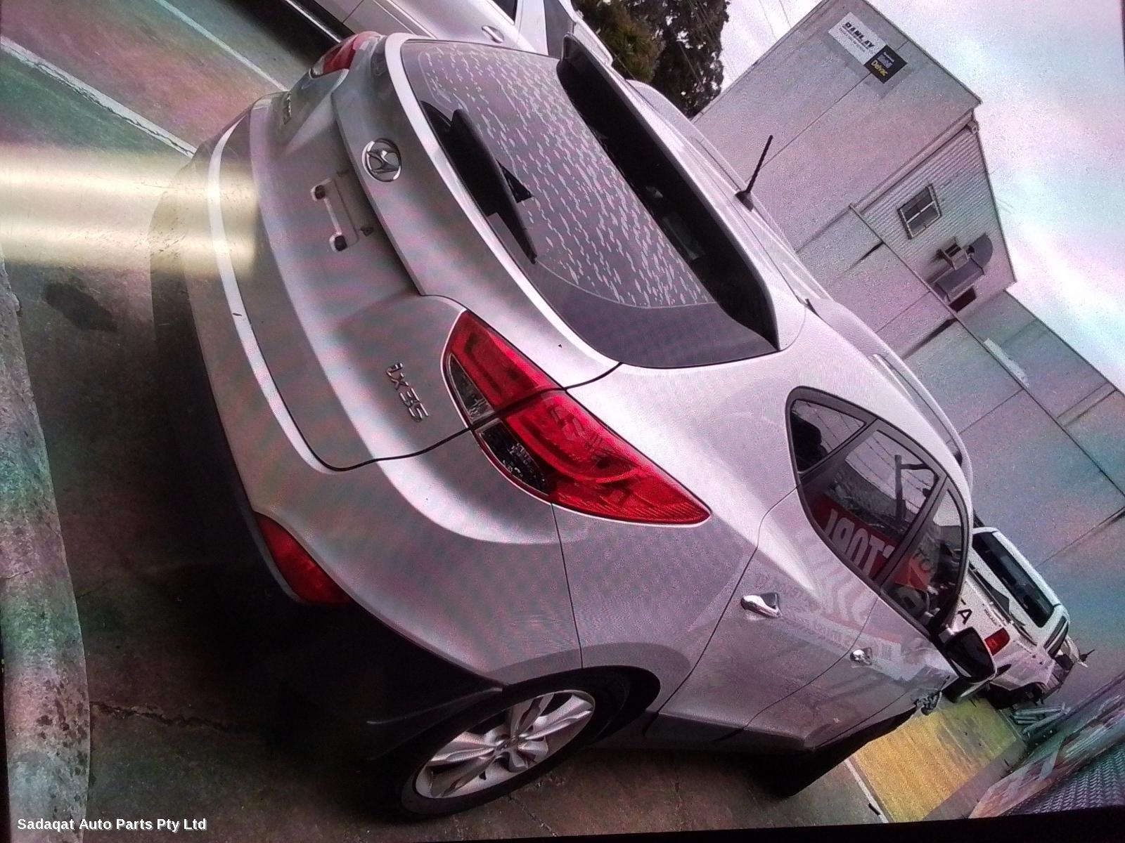 Hyundai Ix35 Left Rear Door/sliding