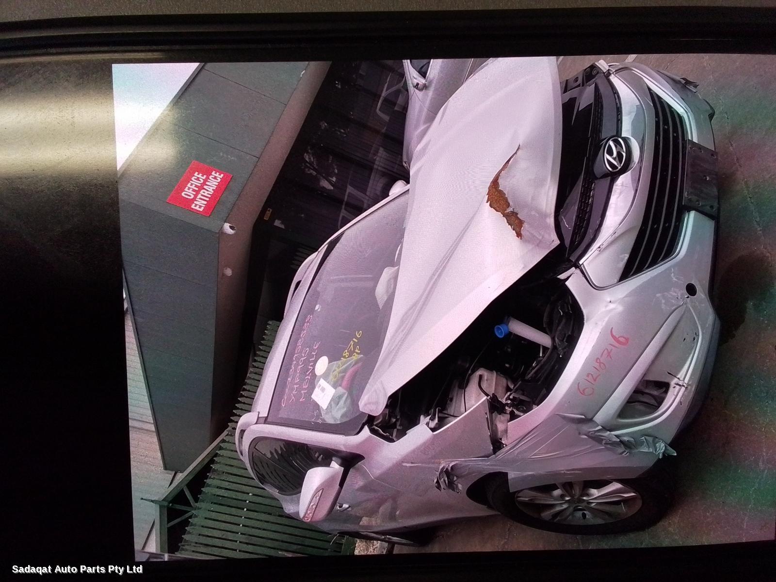 Hyundai Ix35 Left Rear Door/sliding