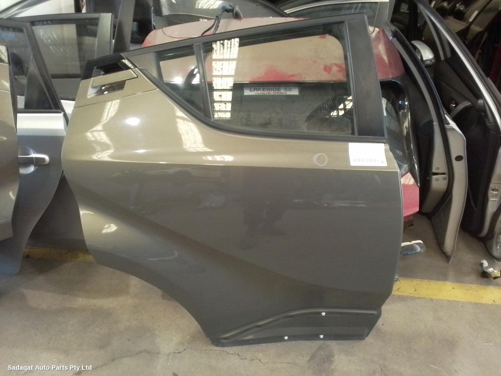 Toyota C-hr Right_rear_door_sliding
