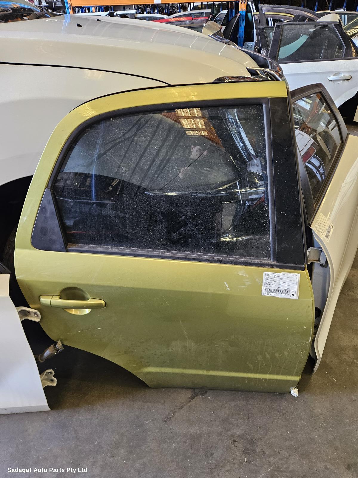 Suzuki Sx4 Right_rear_door_sliding