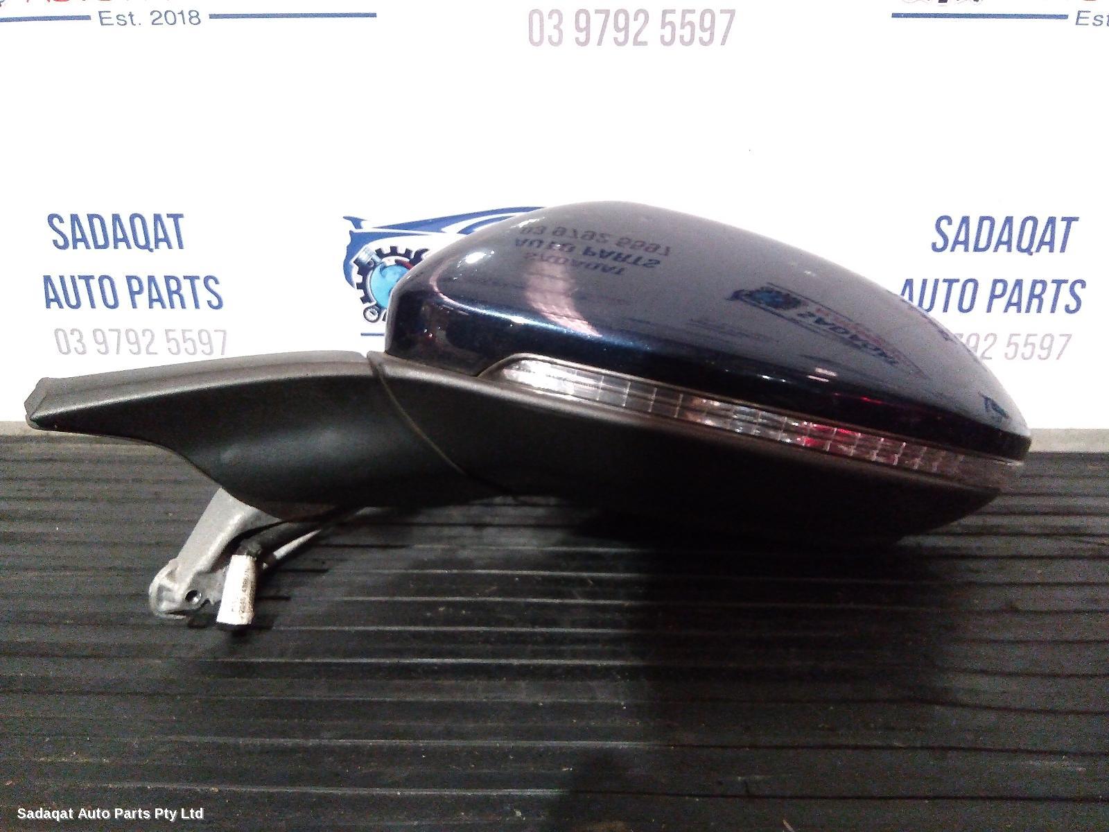 Volkswagen Golf Left Door Mirror