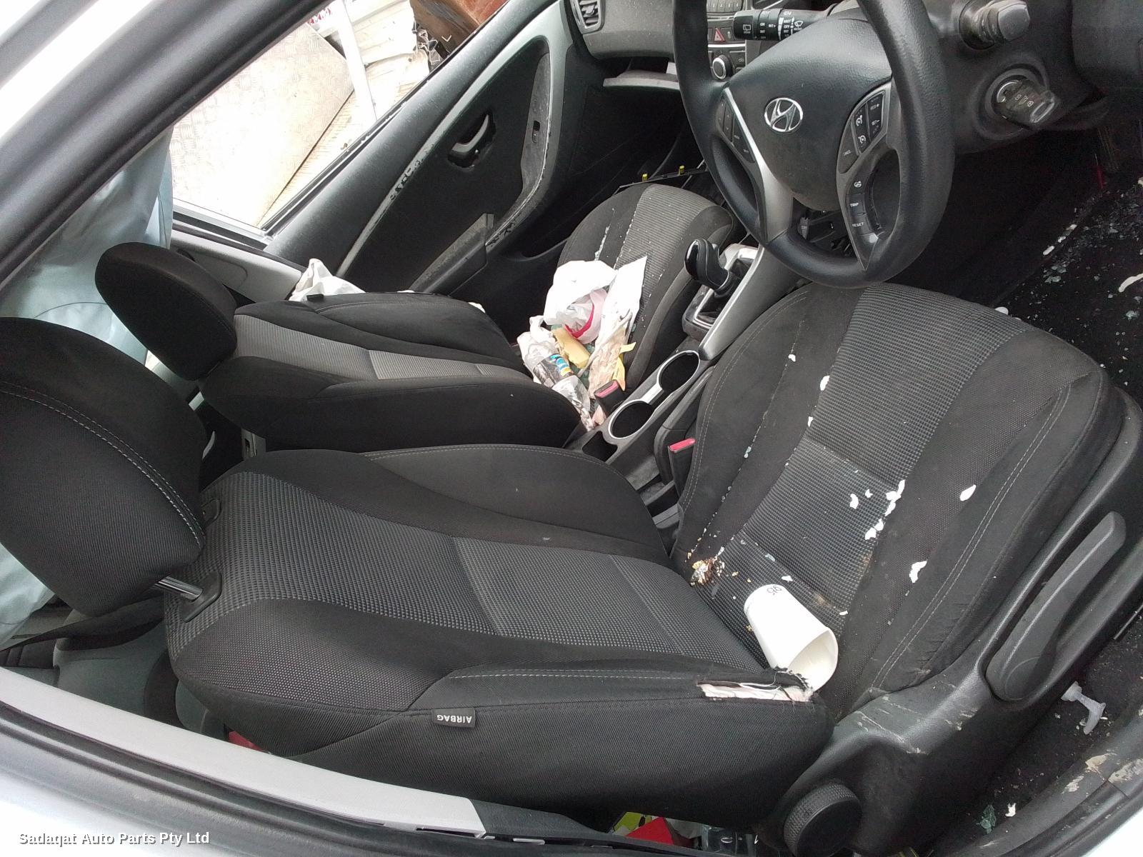 Hyundai I30 Right Front Door
