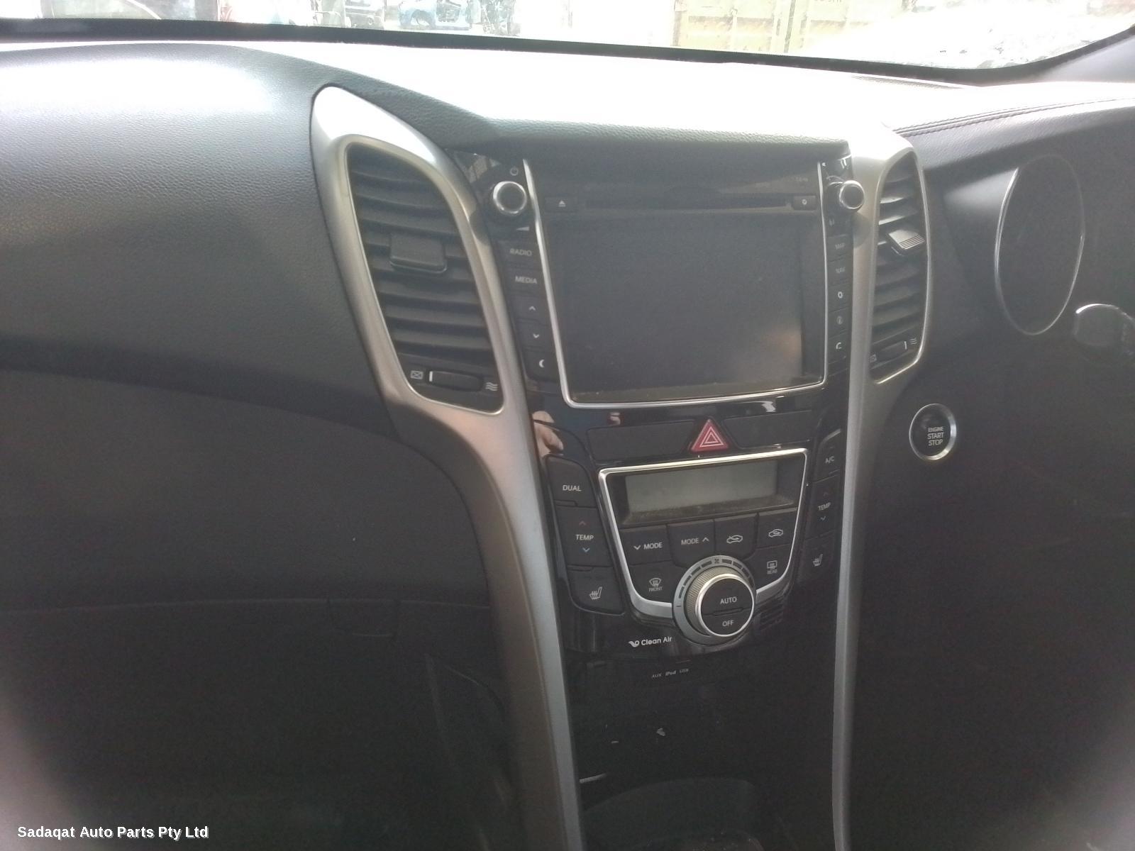 Hyundai I30 Left Headlamp