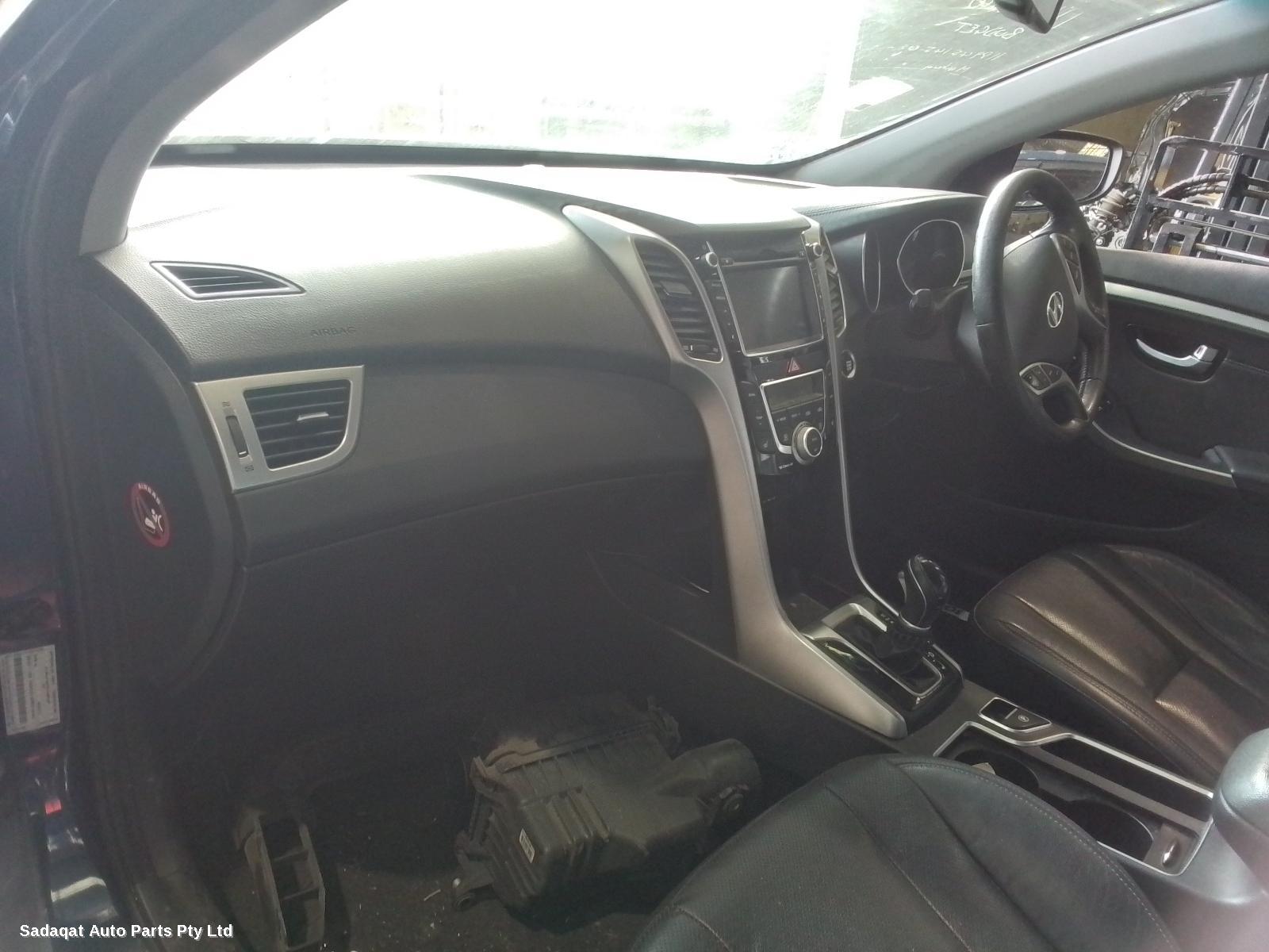 Hyundai I30 Left Headlamp