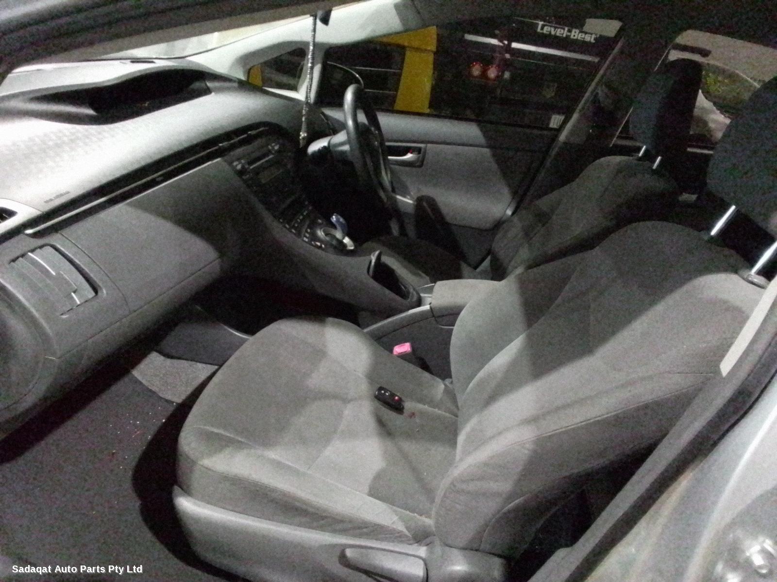 Toyota Prius Right Guard