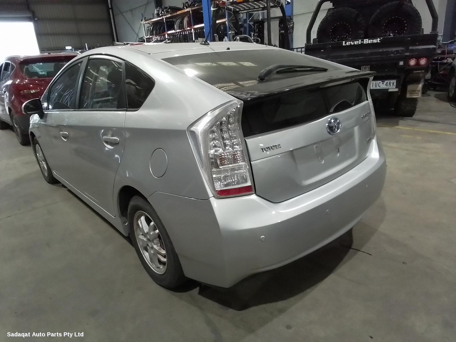 Toyota Prius Right Guard