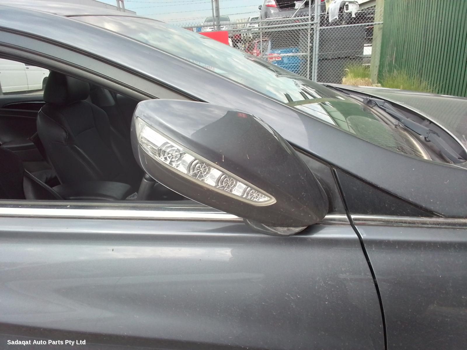 Hyundai I45 Bonnet Lock/support