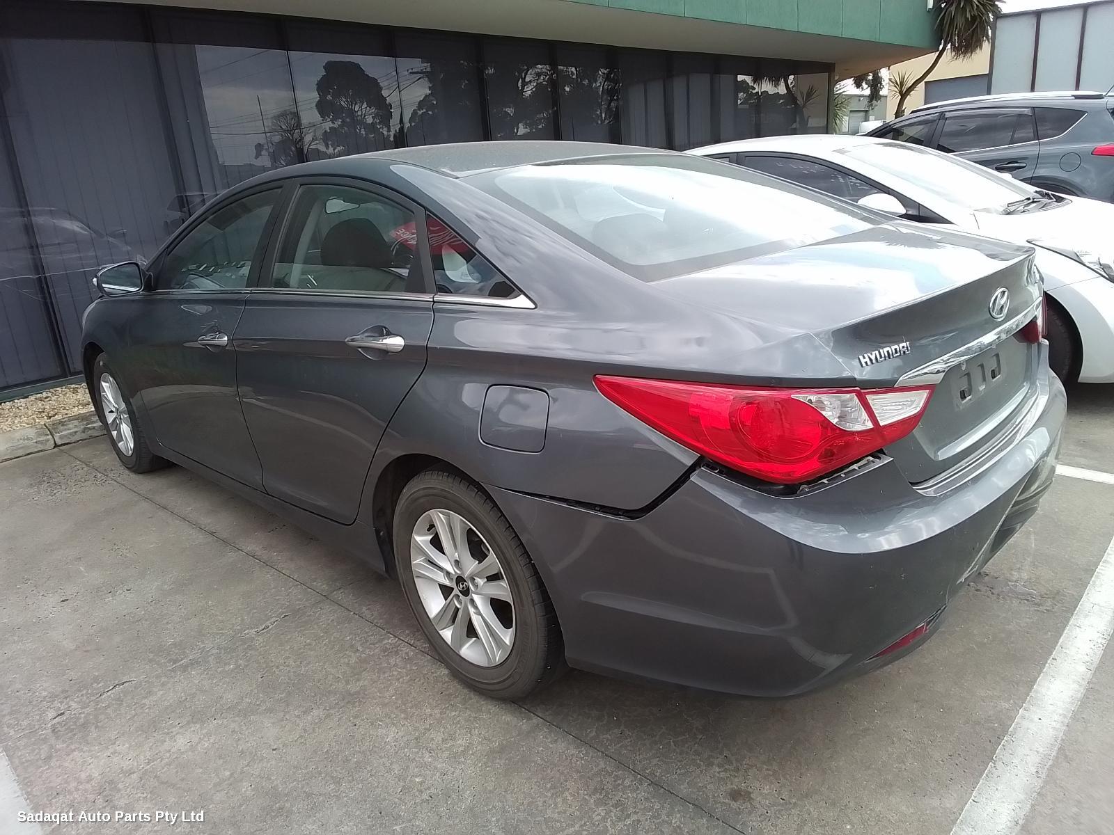 Hyundai I45 Bonnet Lock/support