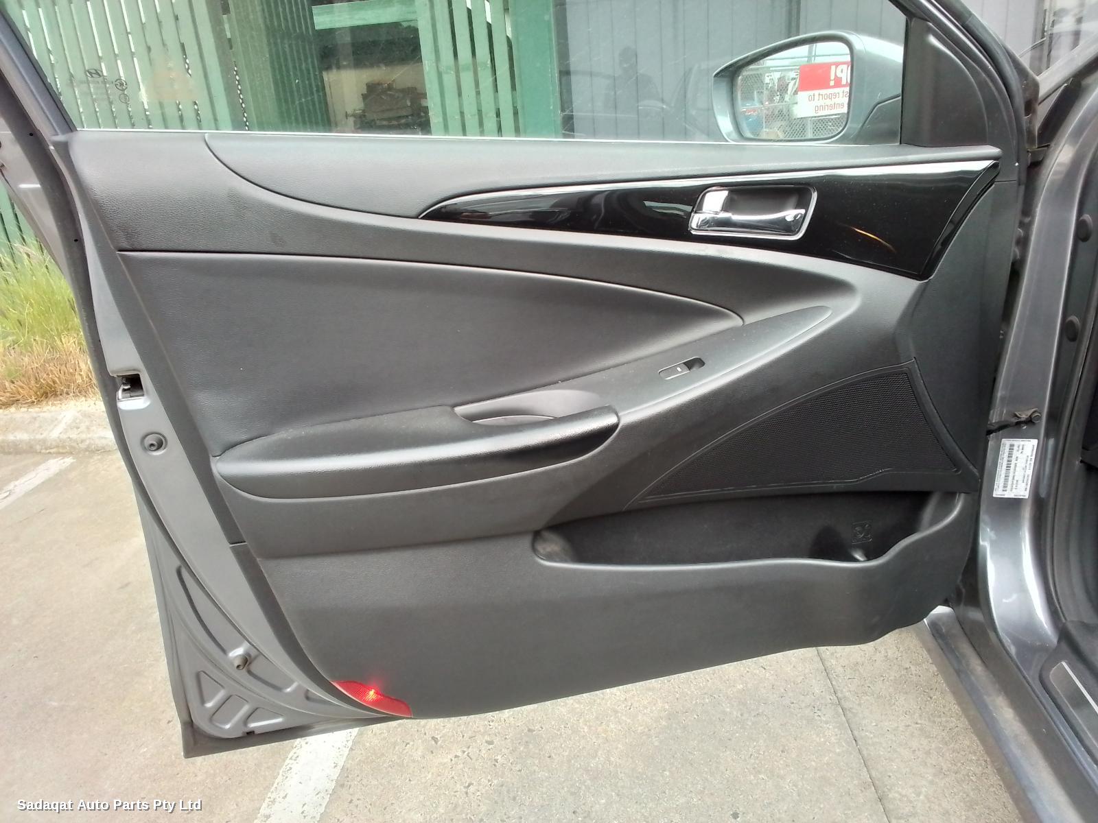 Hyundai I45 Bonnet Lock/support