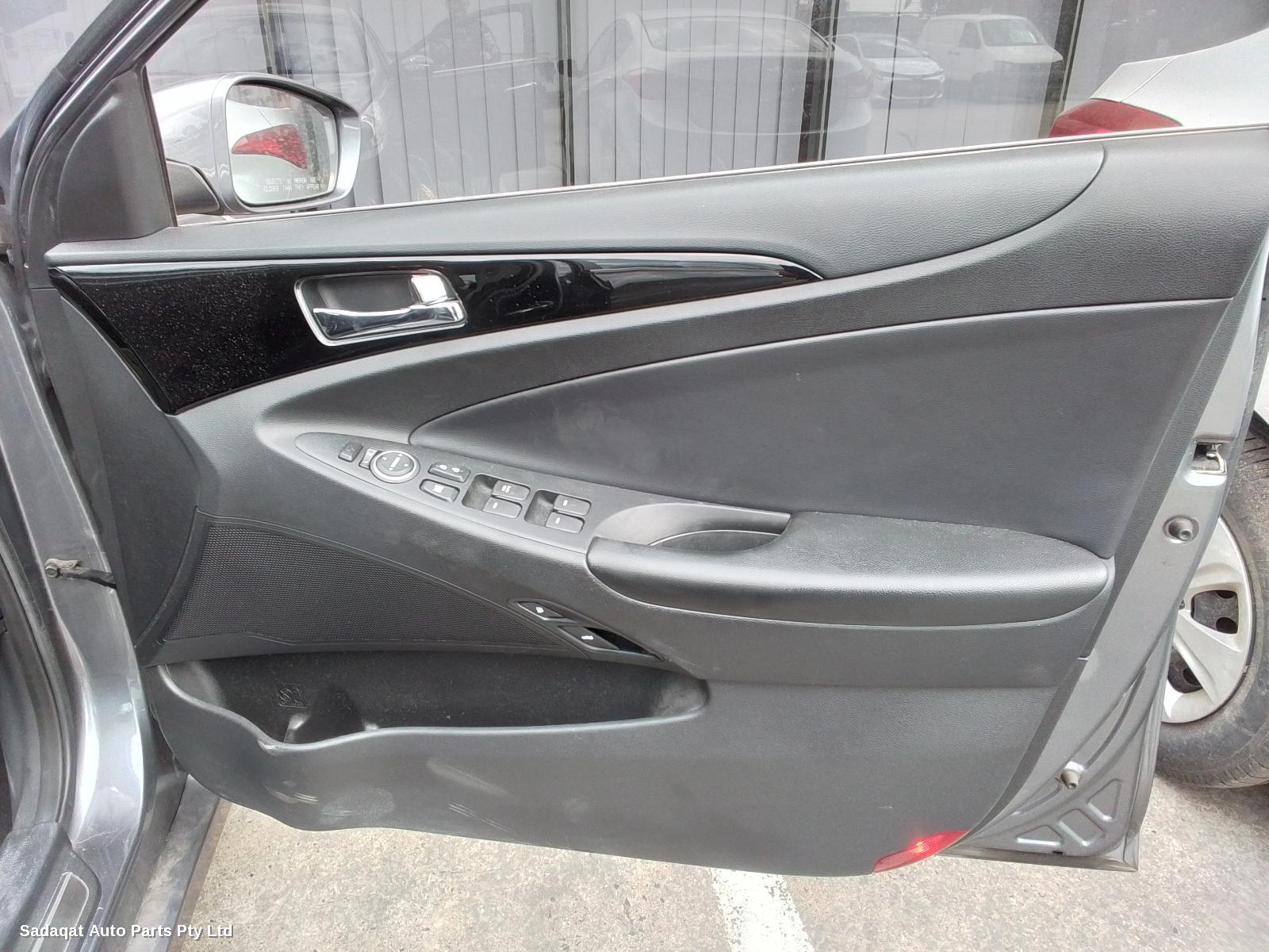 Hyundai I45 Bonnet Lock/support