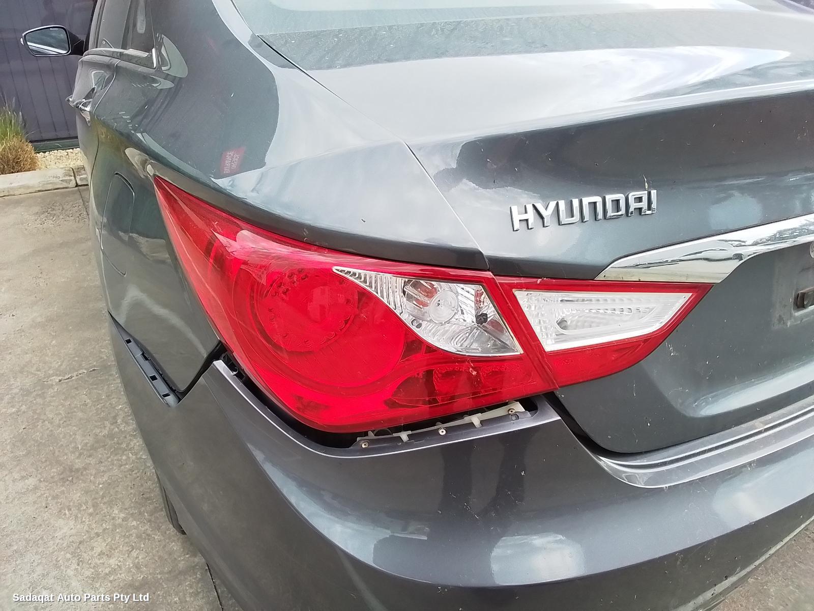 Hyundai I45 Bonnet Lock/support