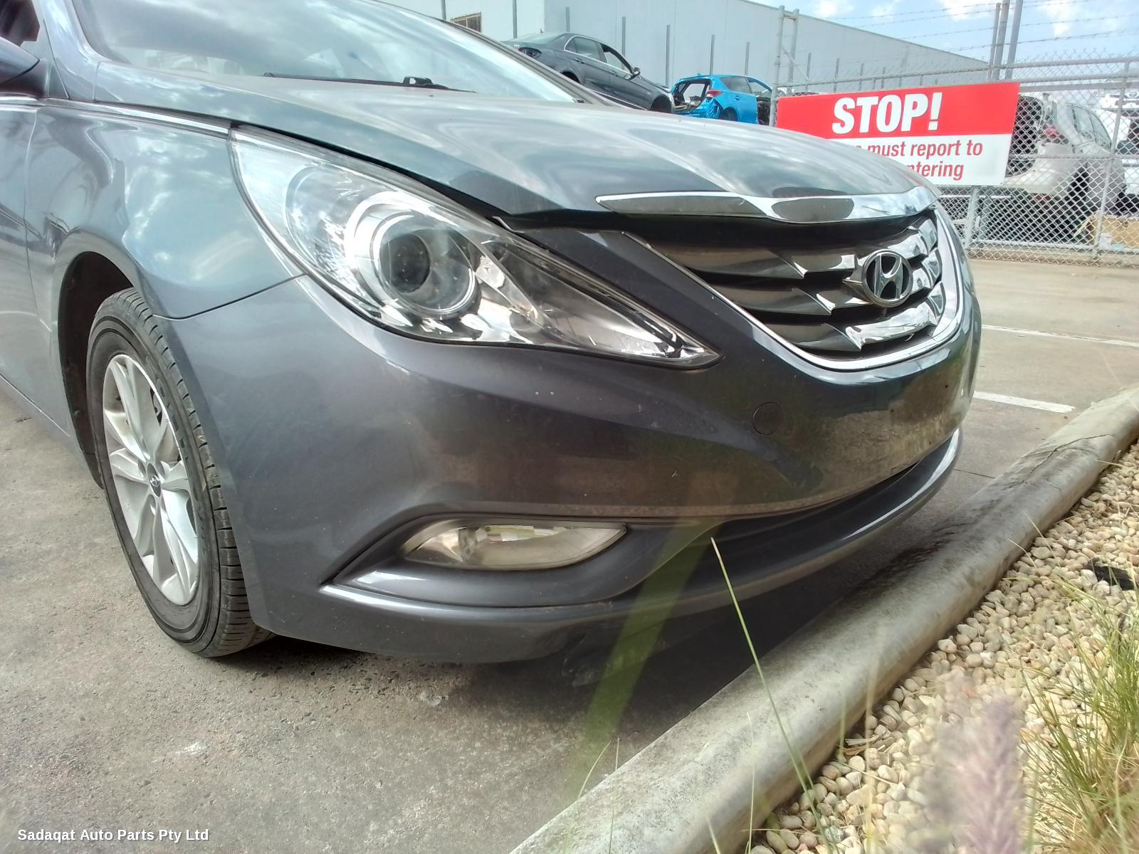 Hyundai I45 Bonnet Lock/support