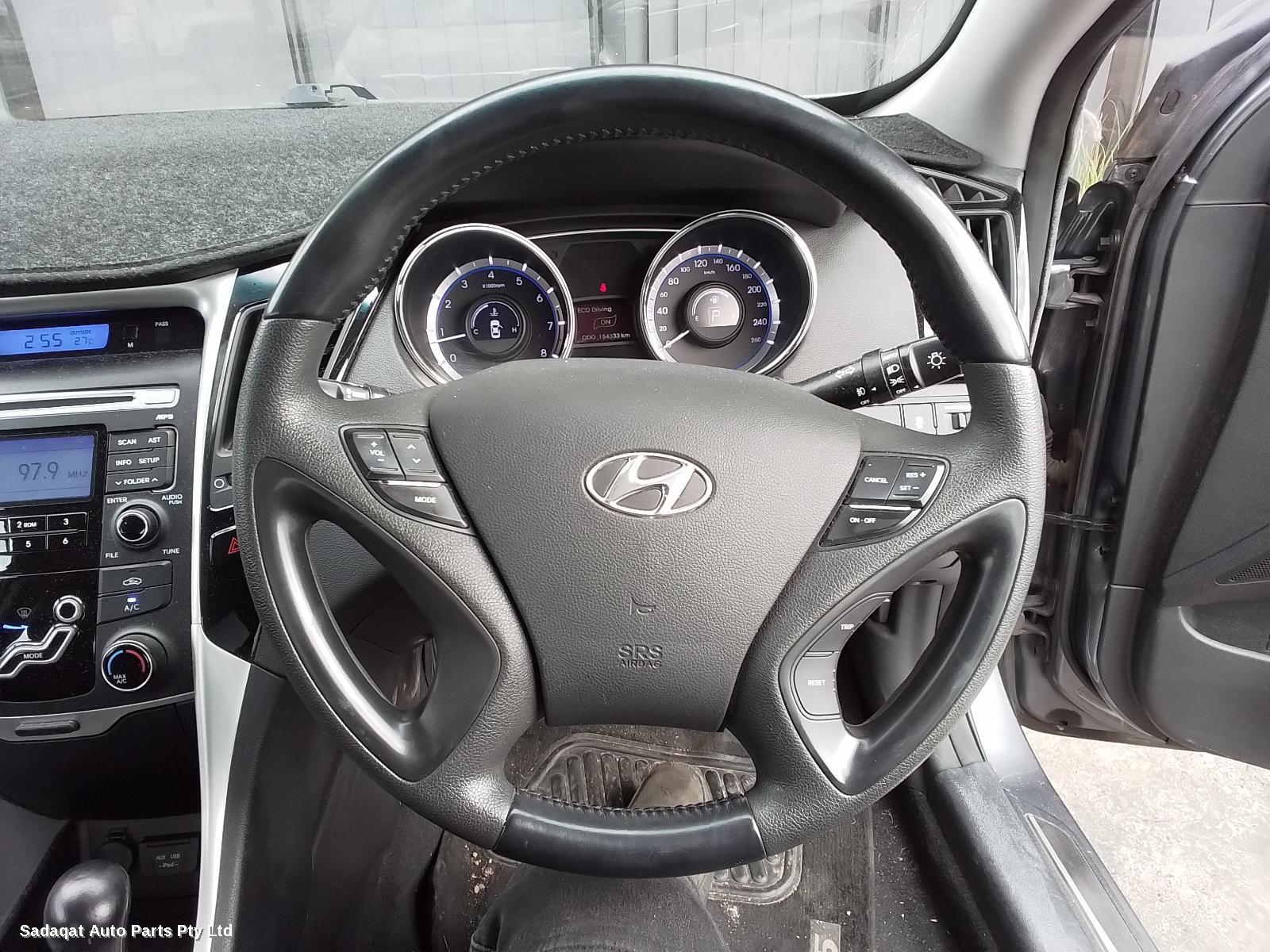 Hyundai I45 Bonnet Lock/support