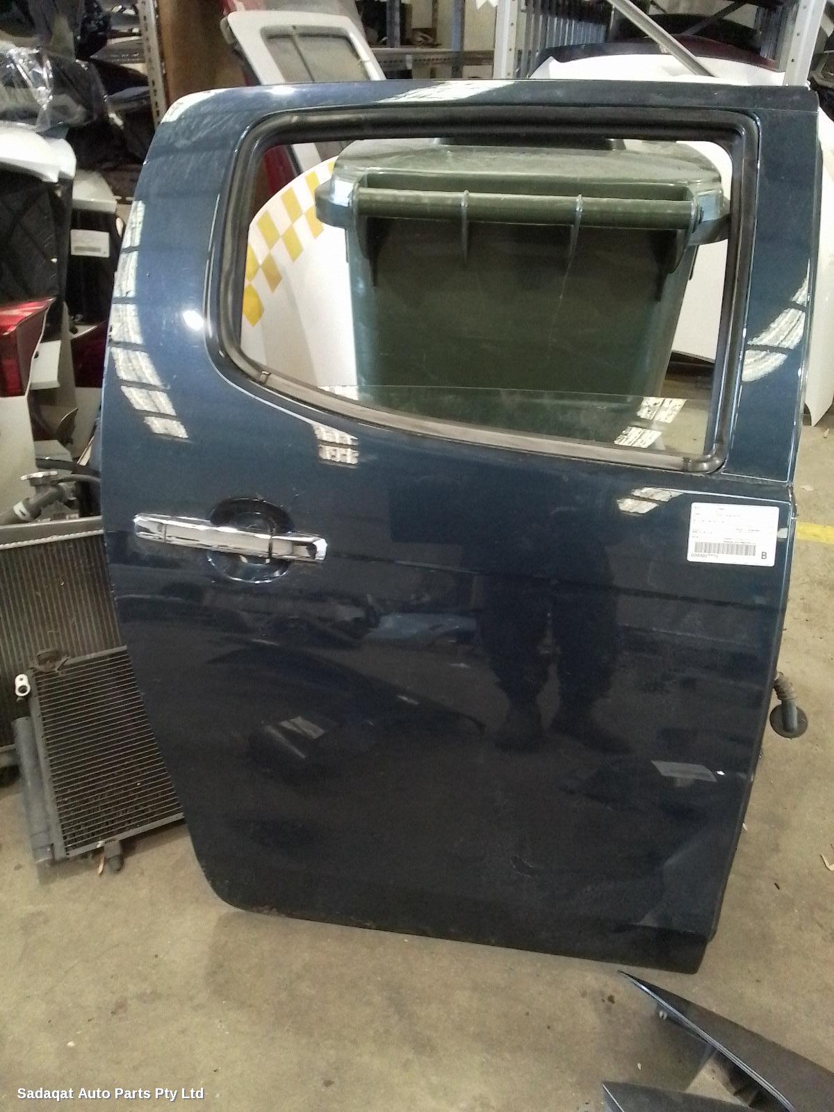 Isuzu Dmax Right_rear_door_sliding