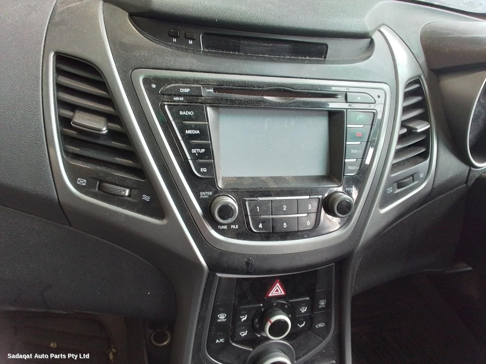 Hyundai Elantra Left Taillight