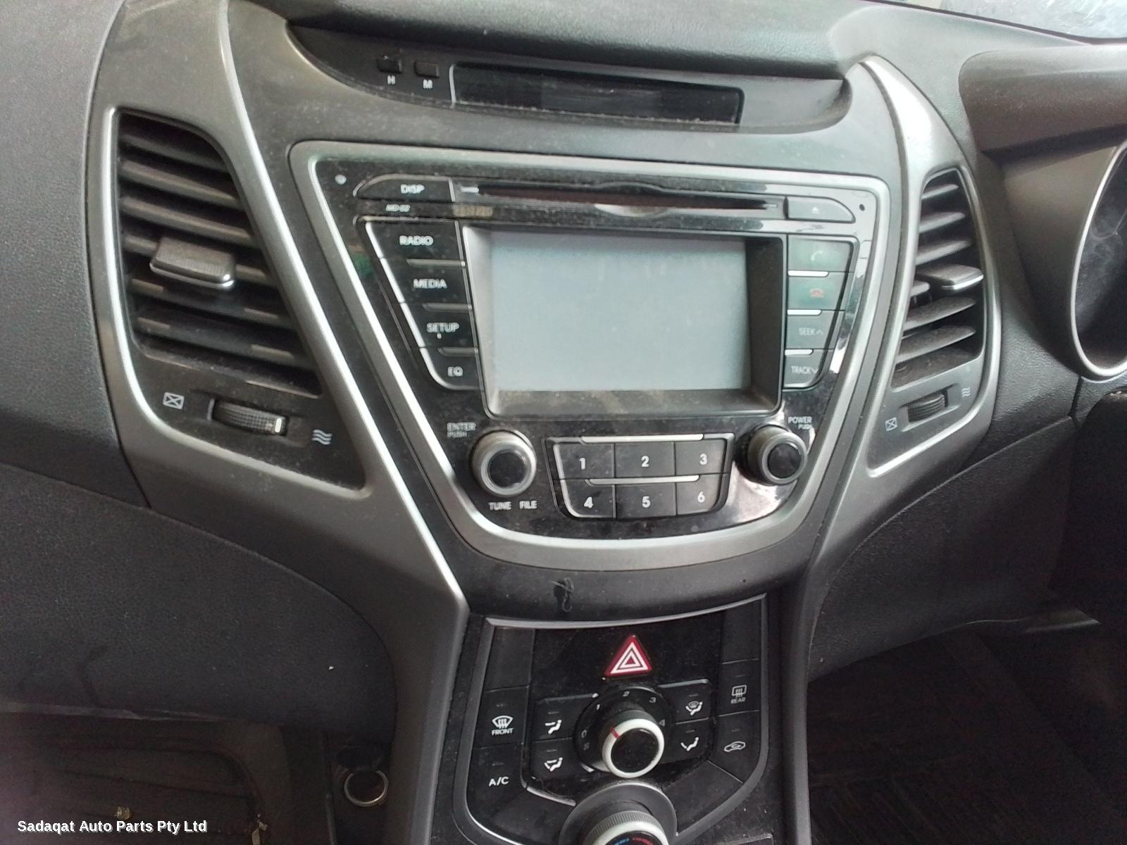 Hyundai Elantra Left Taillight