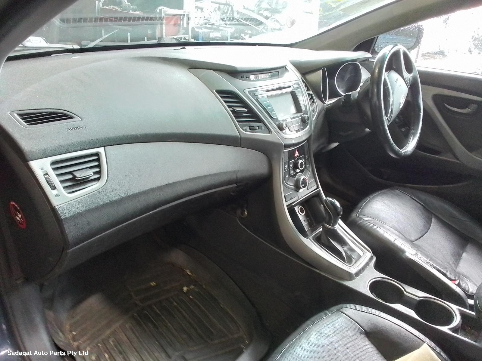 Hyundai Elantra Left Taillight