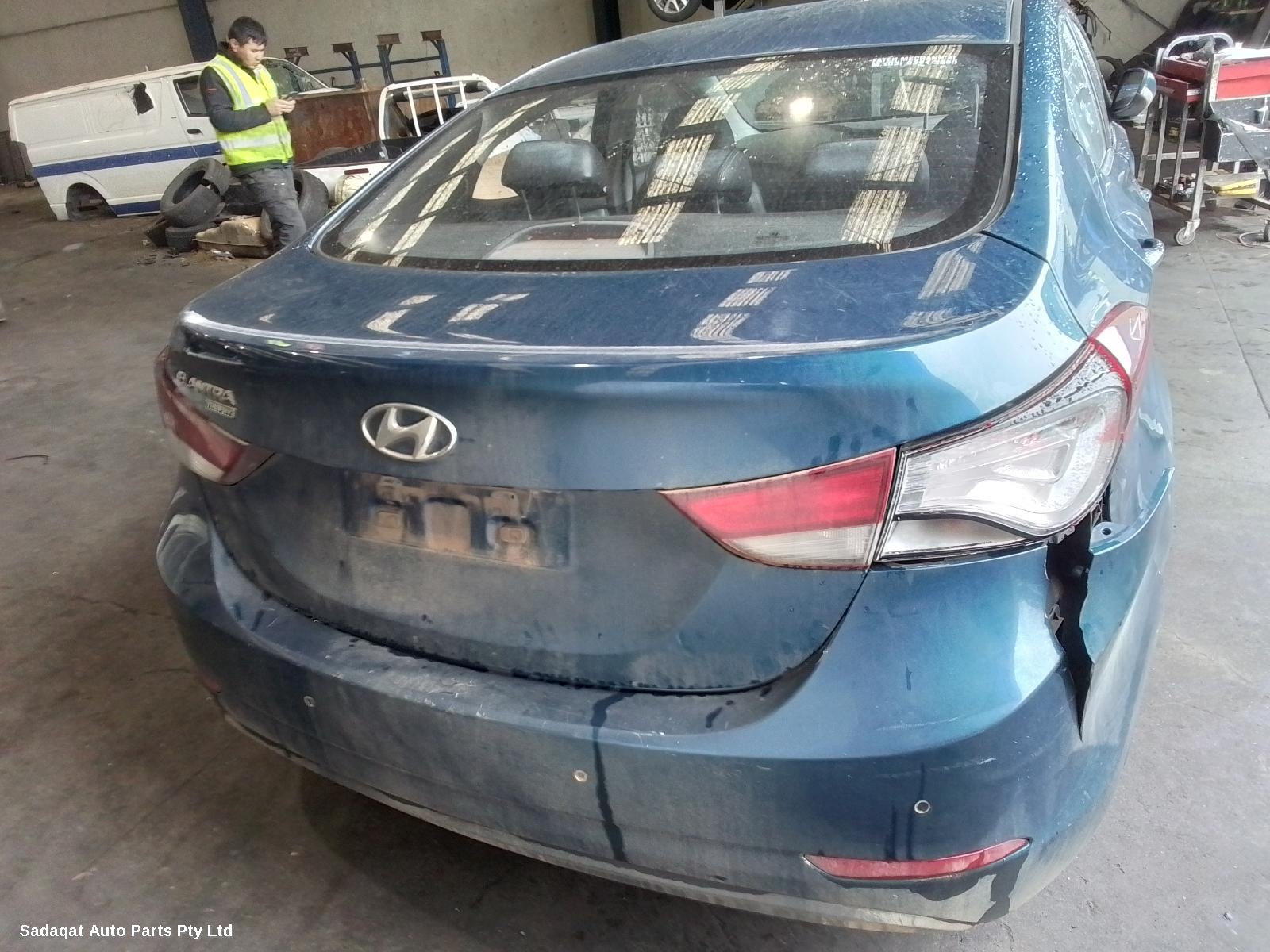 Hyundai Elantra Left Taillight