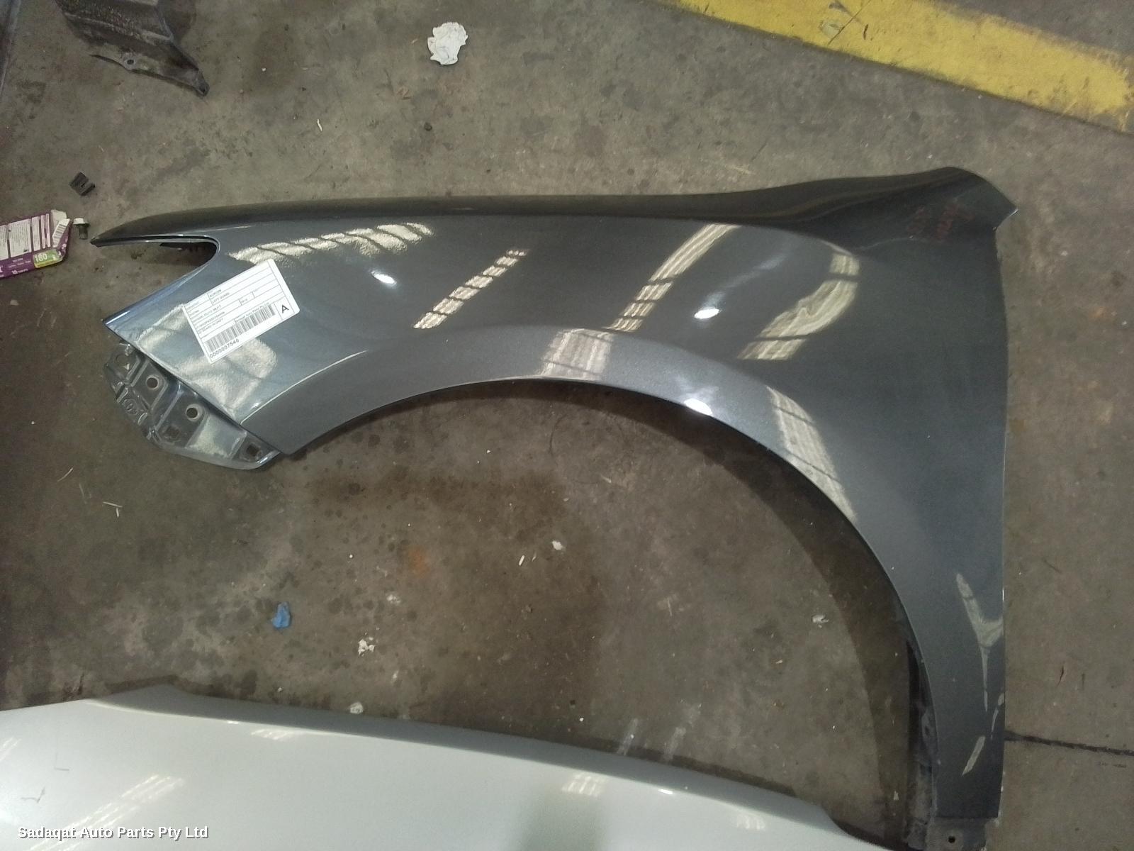Toyota Aurion Left Guard